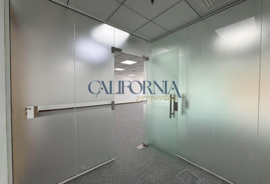 Fully Fitted | Canal View | Vacant - 9