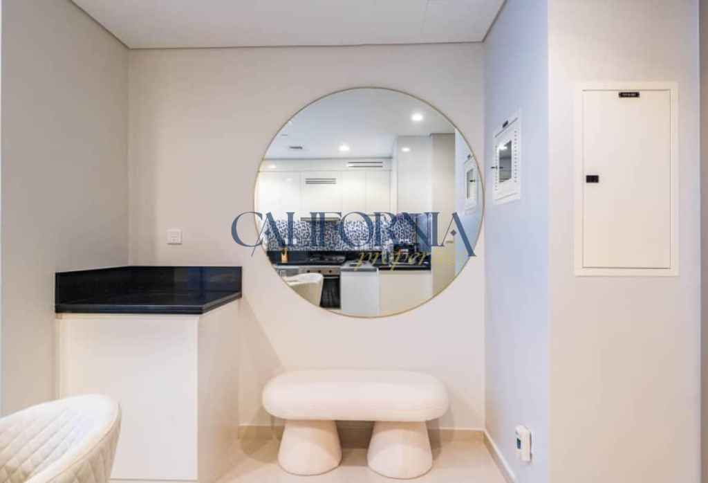 Fully Furnished | High Floor | Vacant on Aug - 14