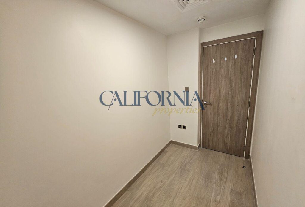 Large Layout | 1 Bed + Study | Kitchen Appliances - 10
