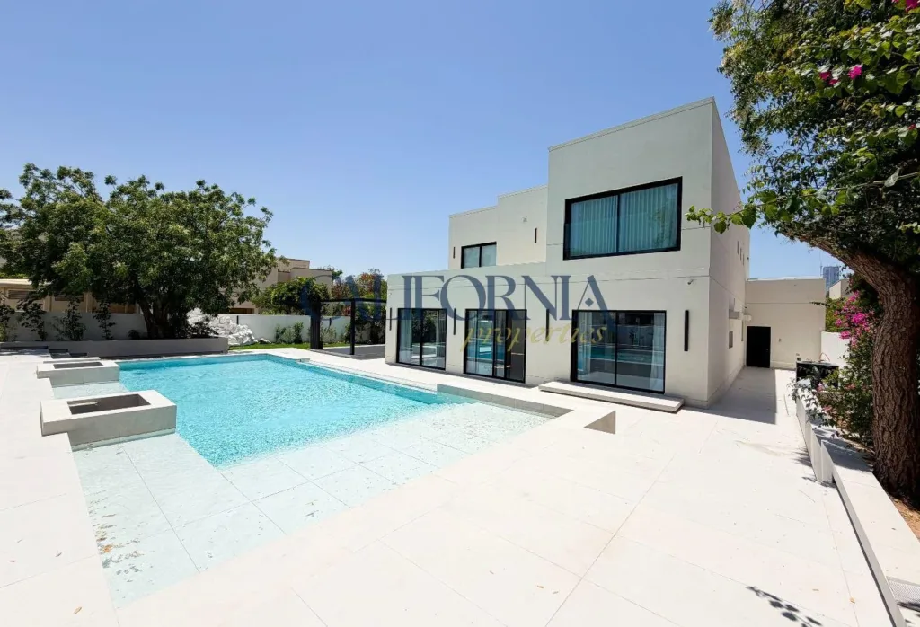 Single Corner Villa | Lake View | Branded Finishes - 1