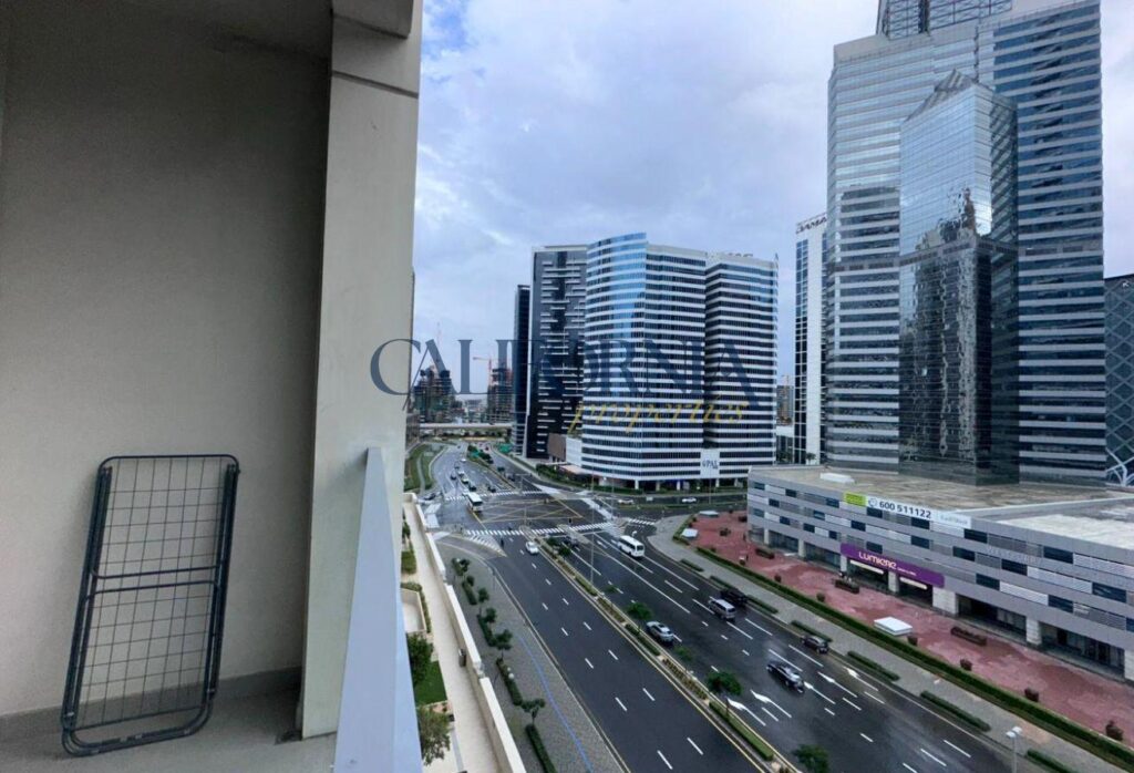 Spacious Layout | Vacant | Negotiable Price - 10