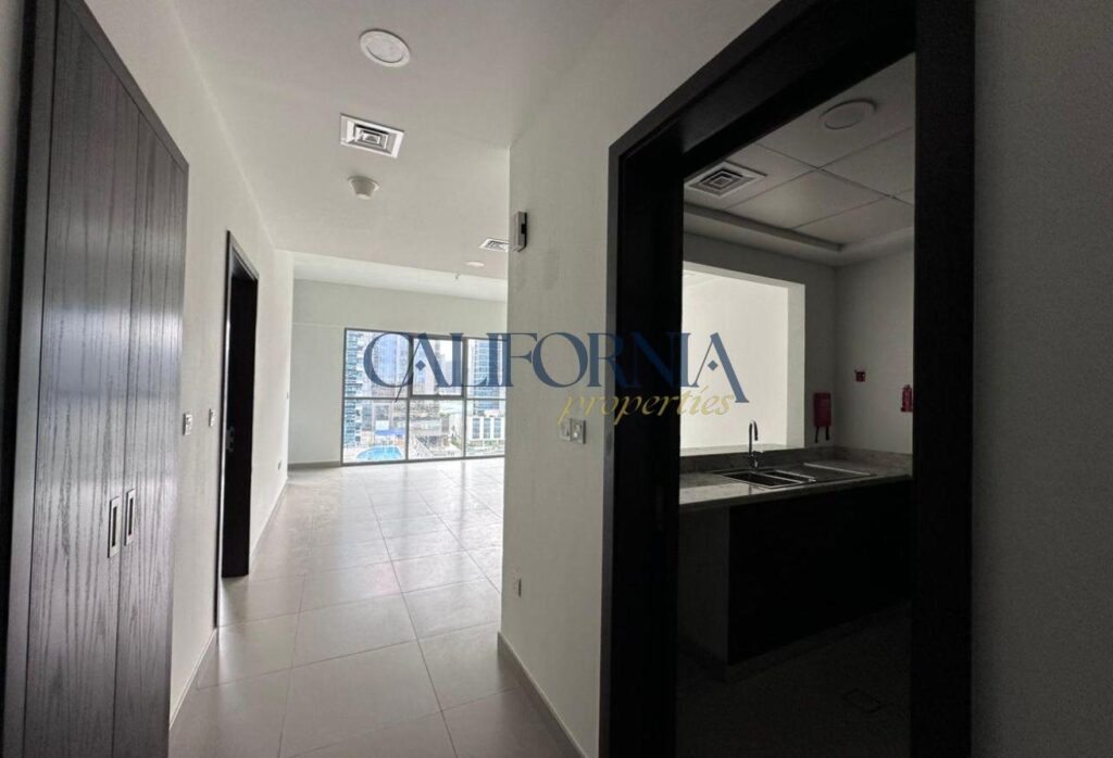 Spacious Layout | Vacant | Negotiable Price - 3