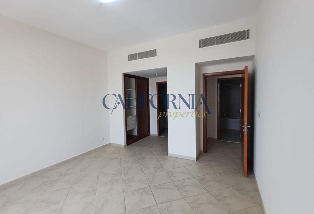 Spacious | Vacant| Family Community - 8