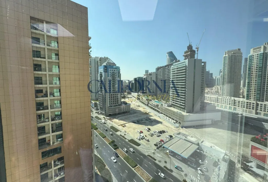 Fully Fitted | Canal View | Vacant - 4