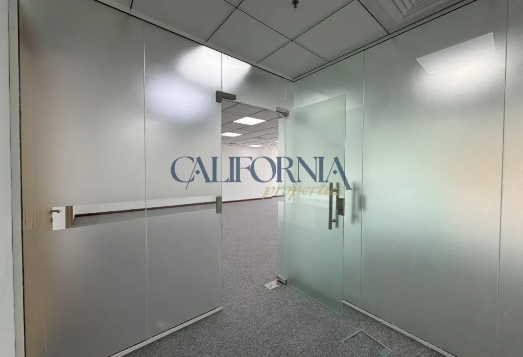 Fully Fitted | Canal View | Vacant - 9