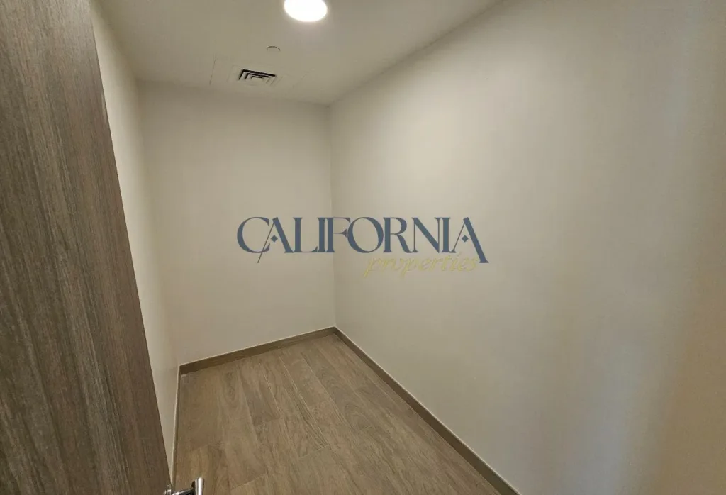 Large Layout | 1 Bed + Study | Kitchen Appliances - 8