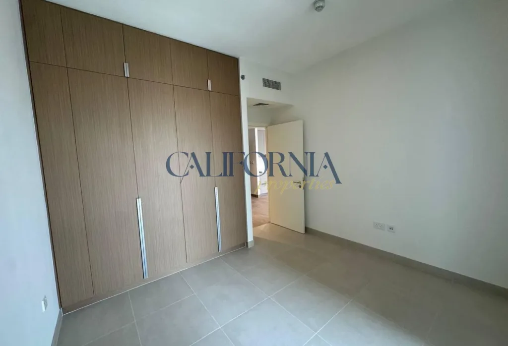 Prime Location | Best Deal for Investors - 4