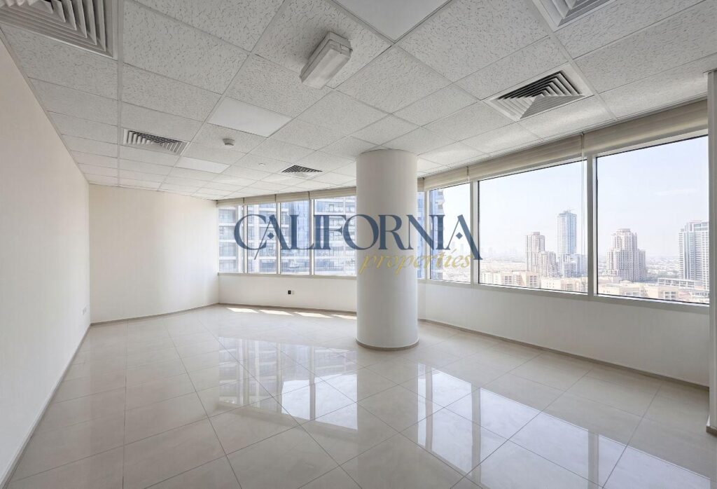 Unfurnished Golf View | Vacant | Glass Partitions - 6