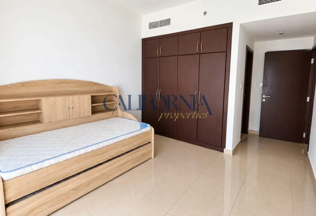2 Balconies | Vacant | Corner Unit |Laundry - 10