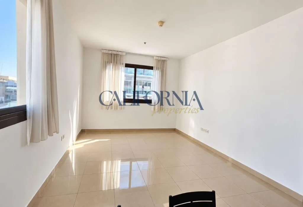 2 Balconies | Vacant | Corner Unit |Laundry - 11