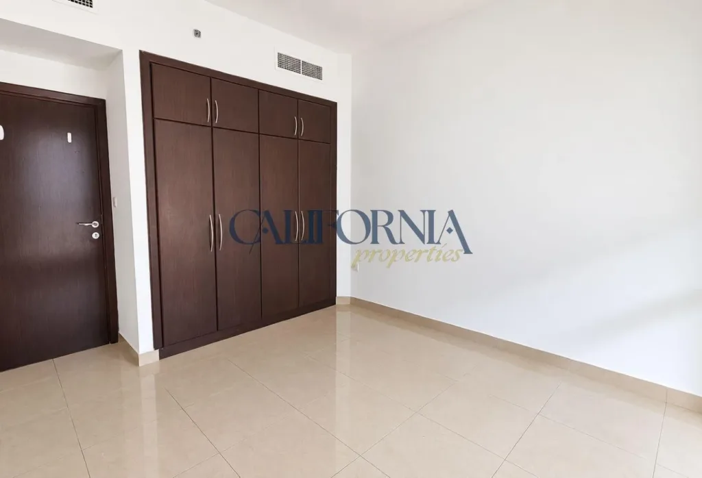 2 Balconies | Vacant | Corner Unit |Laundry - 6