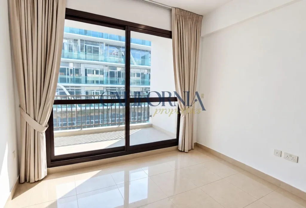 2 Balconies | Vacant | Corner Unit |Laundry - 8