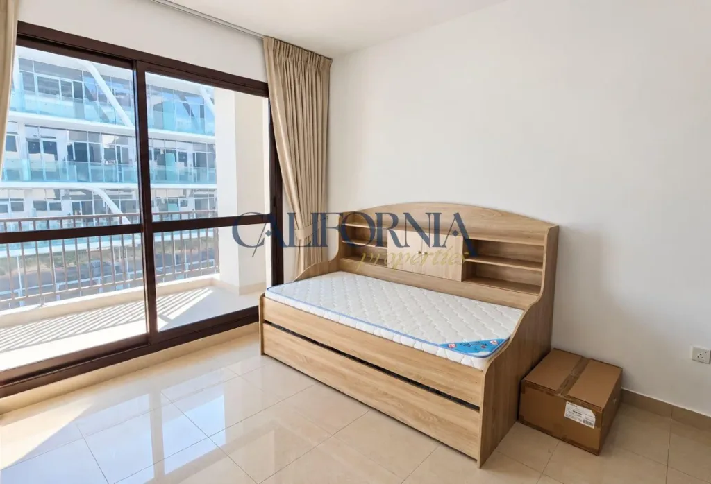 2 Balconies | Vacant | Corner Unit |Laundry - 9