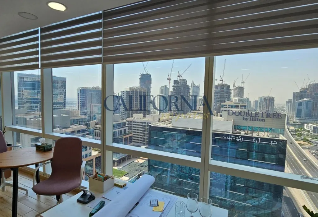 Furnished Corner Office | Marina & City View - 1
