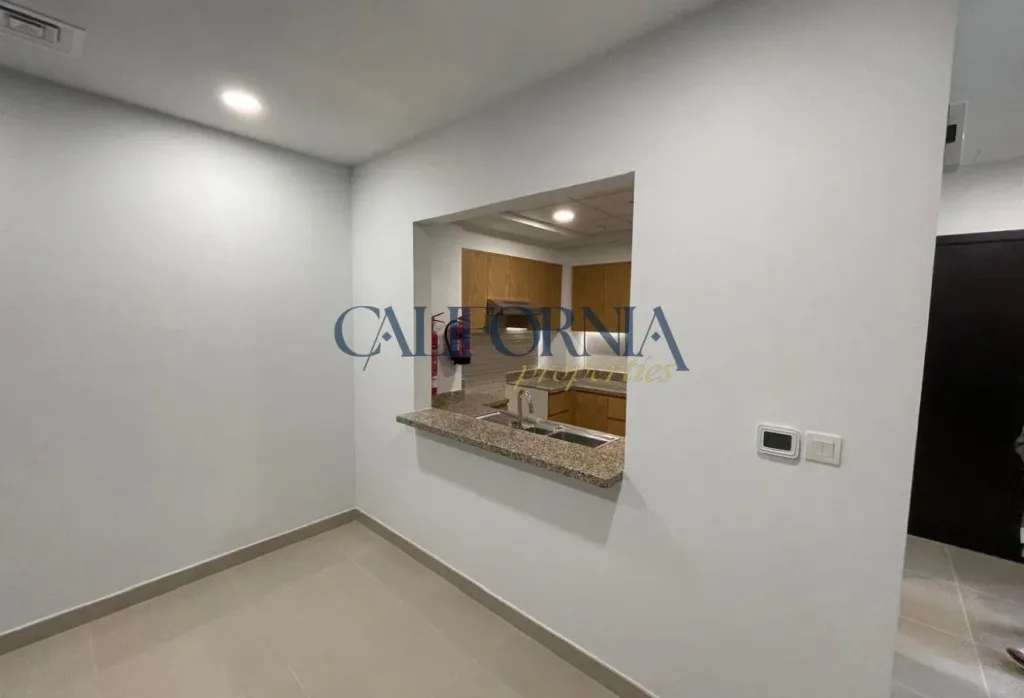 Unfurnished | Large Layout |Nice View - 1
