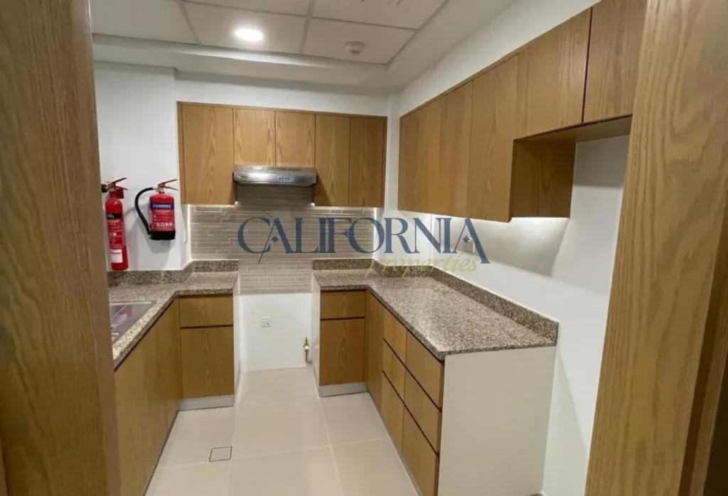 Unfurnished | Large Layout |Nice View - 4