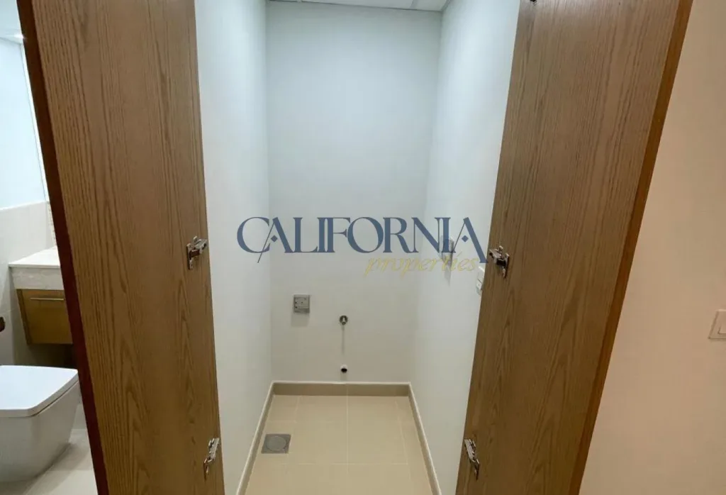 Unfurnished | Large Layout |Nice View - 5