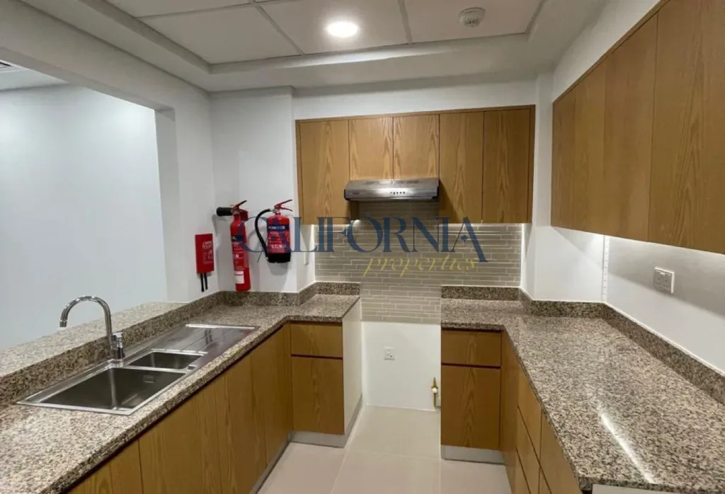 Unfurnished | Large Layout |Nice View - 6