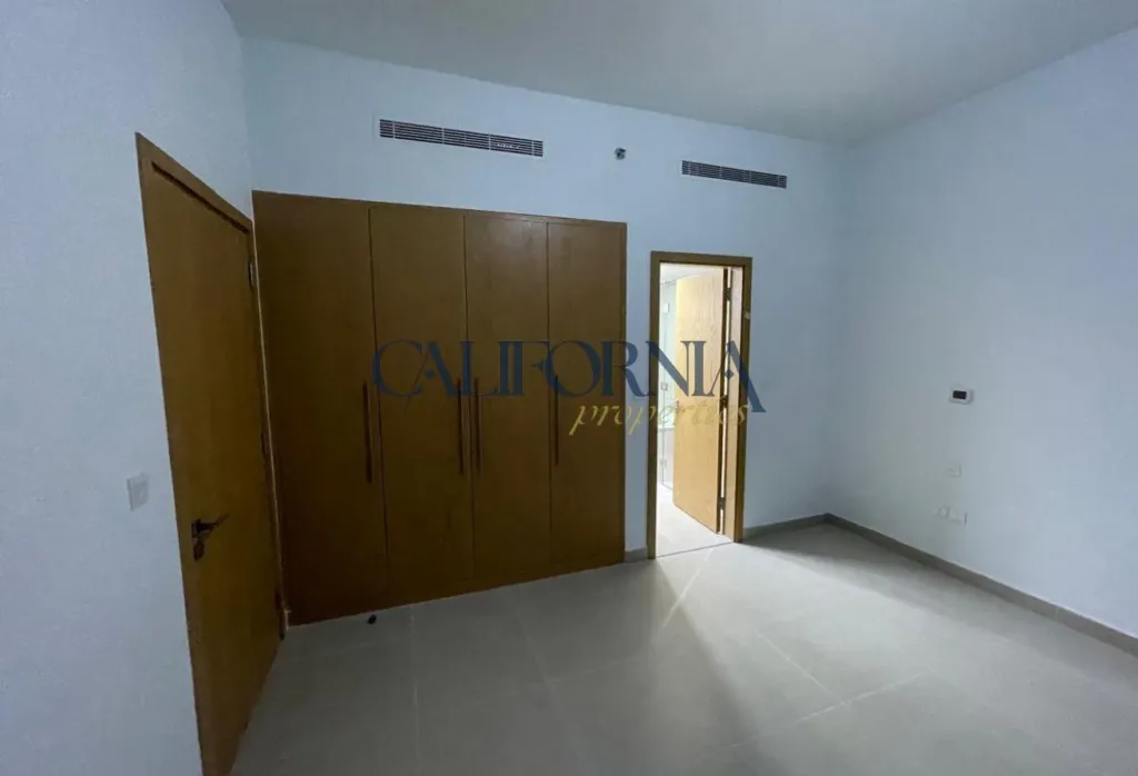 Unfurnished | Large Layout |Nice View - 7