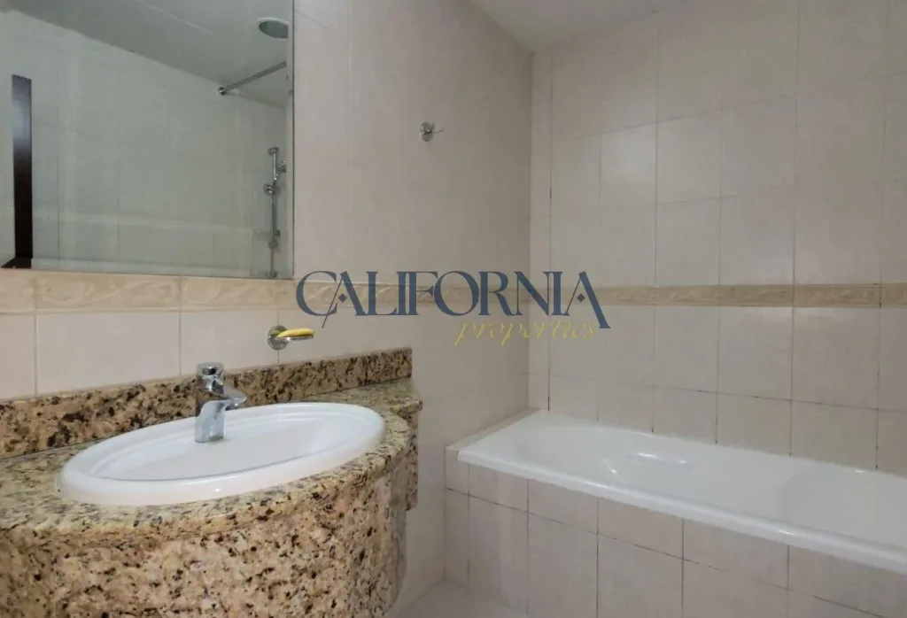 1BR Apartment | Marina & Beachfront Views | Balcon - 12