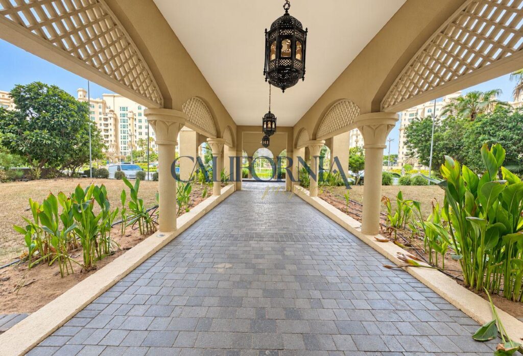 Kitchen Appliances | Large Balcony | Maid Room - 19